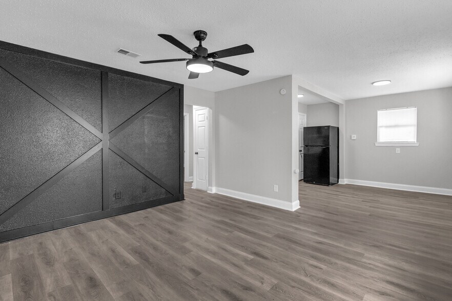 More Photos Of 3613 Crane St, Houston Apartments For Sale