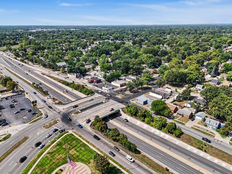 More Photos Of 22976 Outer Dr, Dearborn Flex For Lease