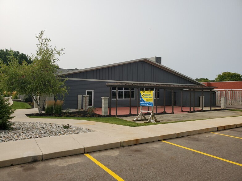 More Photos Of 4210 Stadium Dr, Kalamazoo Freestanding For Lease