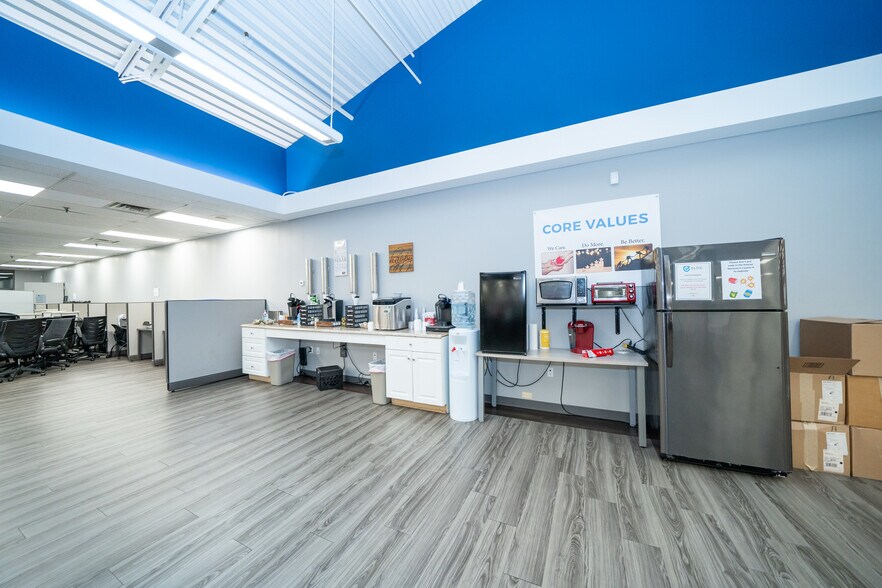 More Photos Of 663 E Crescent Ave, Ramsey Office For Lease