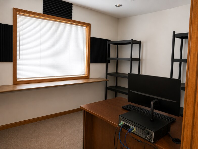 More Photos Of 125 Camino de la Merced, Taos Office For Lease