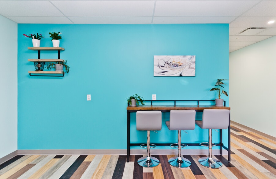 More Photos Of 11420 27th St SE, Calgary Medical For Lease