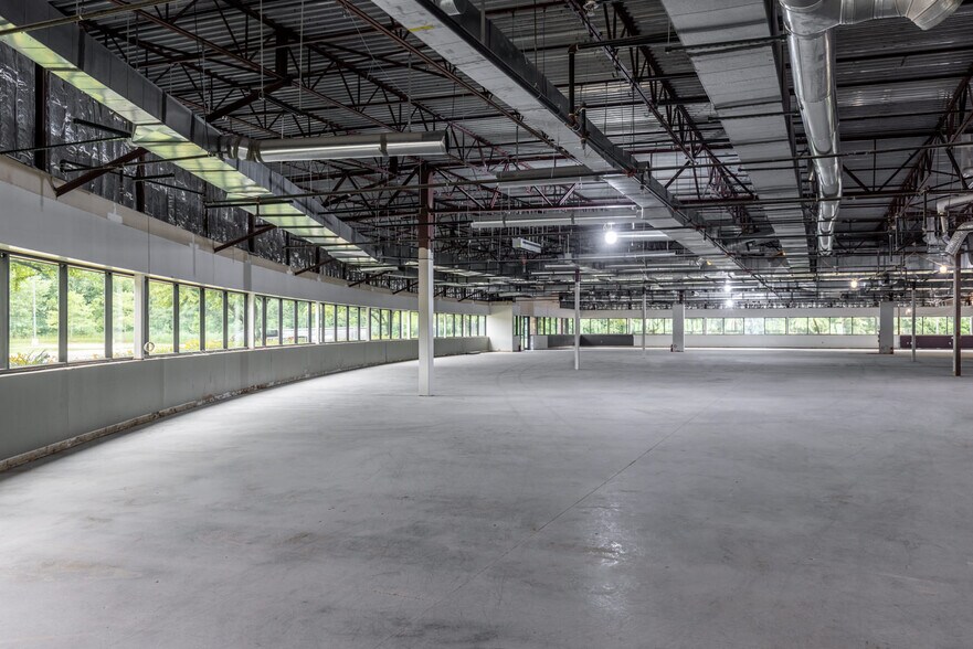 More Photos Of 880 Technology Dr, Ann Arbor Light Distribution For Lease