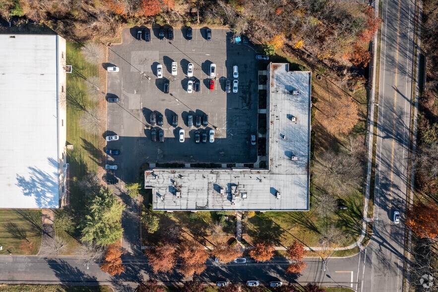 More Photos Of 35-37 Progress St, Edison Medical For Sale