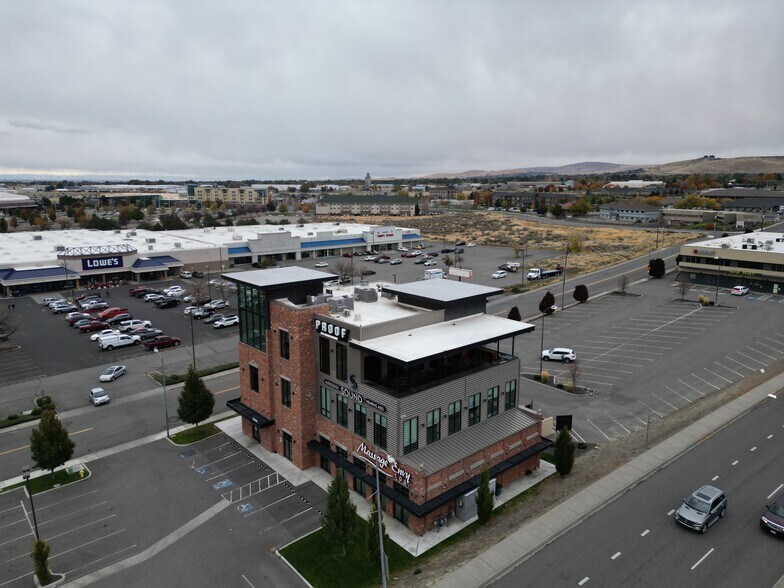 More Photos Of 924 N Columbia Center Blvd, Kennewick Storefront Retail Office For Lease