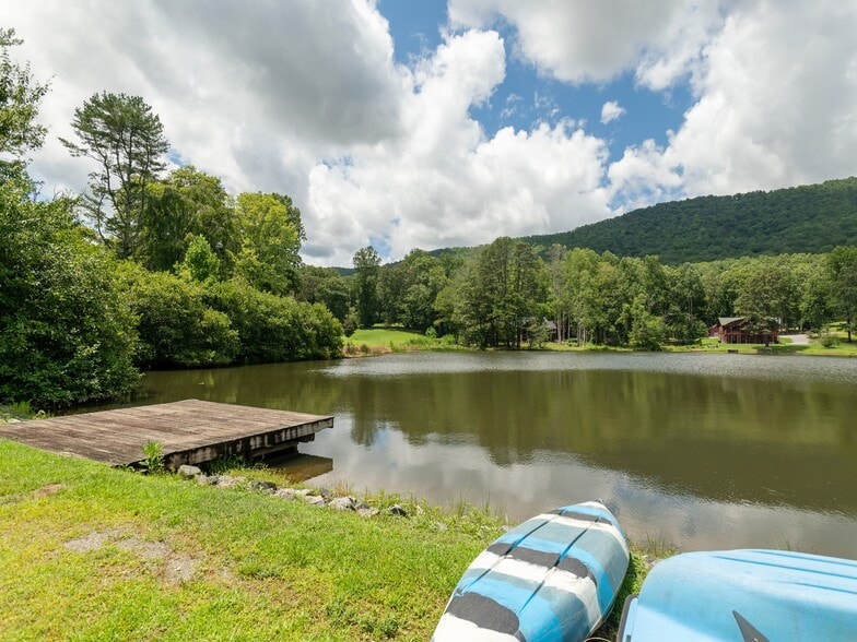 More Photos Of 8826 Boylston Hwy, Mills River Flex For Sale