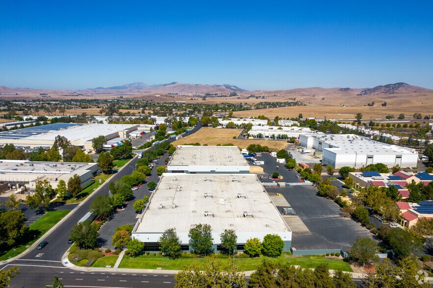 More Photos Of 151 Lawrence Dr, Livermore Warehouse For Lease