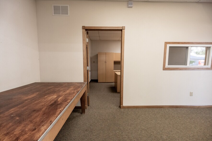 More Photos Of 621 Star st, El Dorado Warehouse For Sale