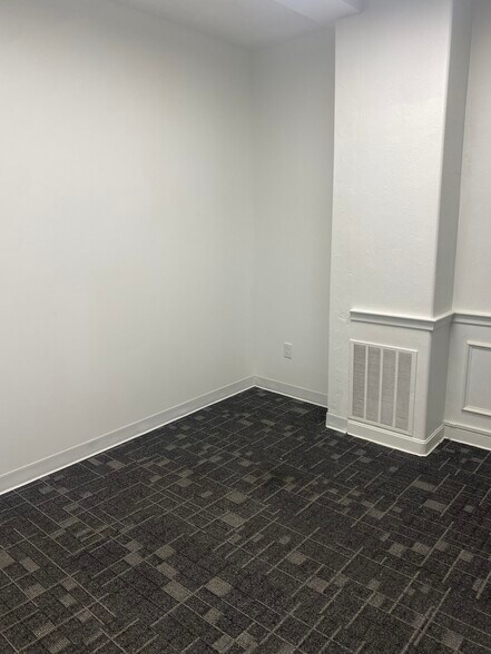 More Photos Of 319 N Wayne St, Piqua Loft Creative Space For Lease
