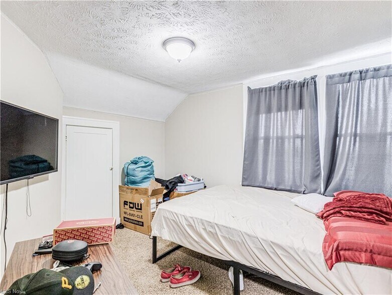 More Photos Of 5521 W 48th St, Parma Apartments For Sale