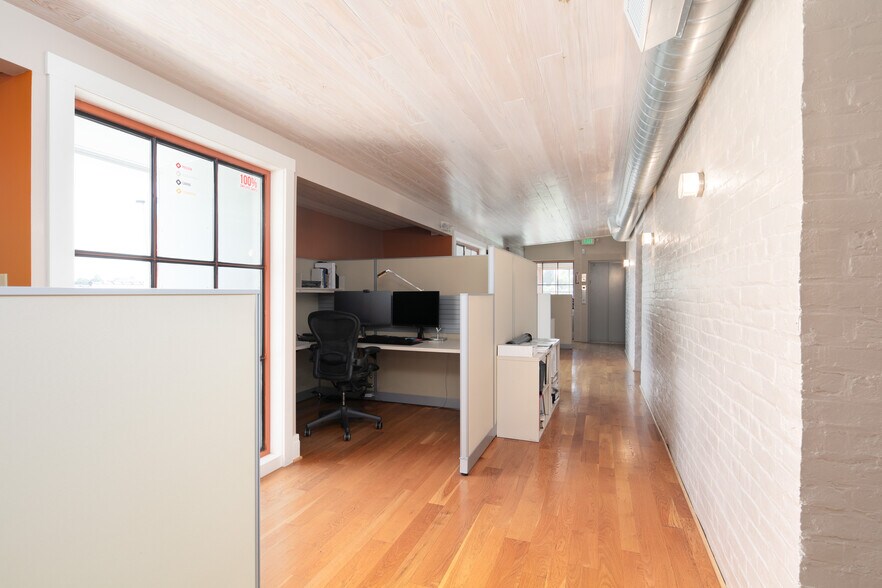 More Photos Of 146 E Third St, Lexington Office For Lease