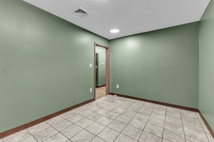 More Photos Of 60 2nd Ave SW, Taylorsville Healthcare For Sale
