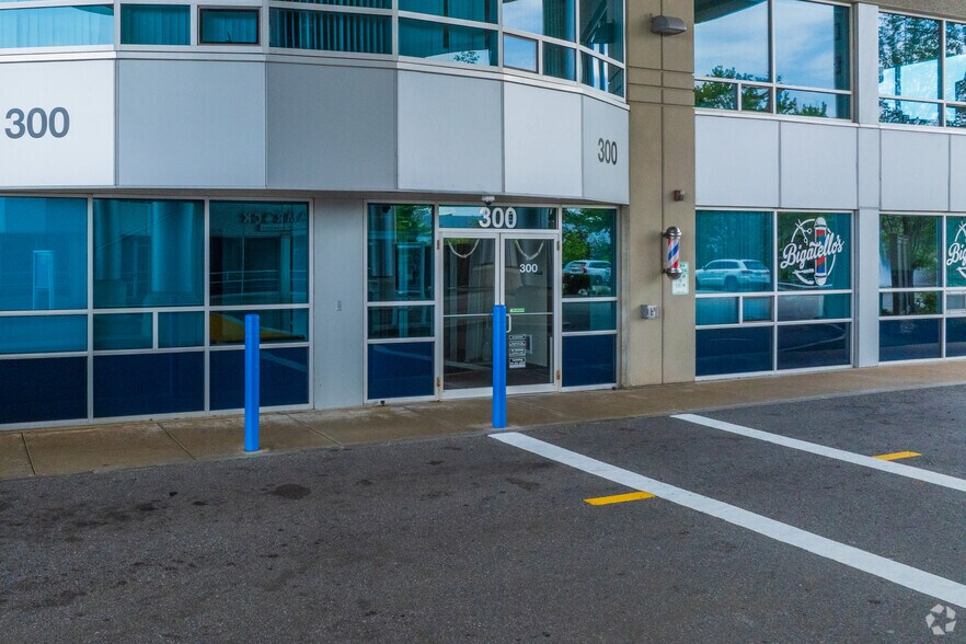 More Photos Of 300 Trade Center, Woburn Office For Lease