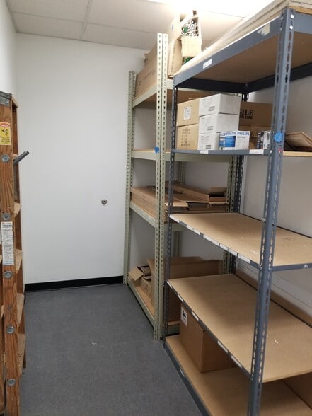 More Photos Of 6301-6313 Stage Rd, Memphis Storefront Retail Office For Sale