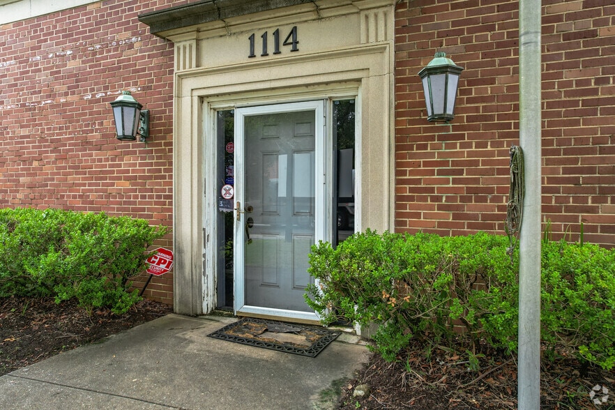 More Photos Of 1114 Morrison Dr, Charleston Office For Lease