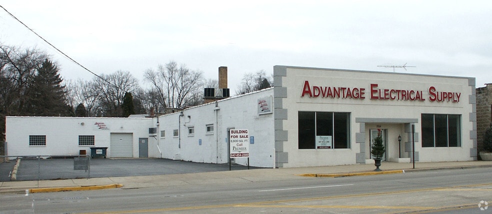 More Photos Of 204 Northwest Hwy, Fox River Grove Freestanding For Sale