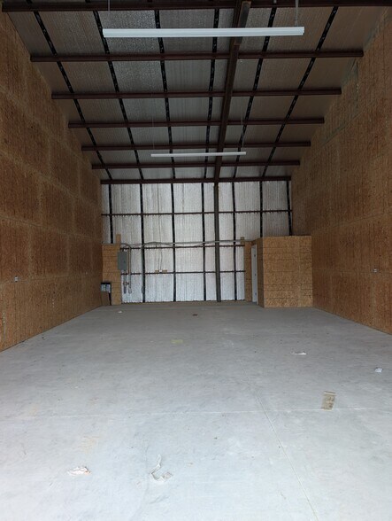 More Photos Of 7050 S FM 730, Azle Warehouse For Lease