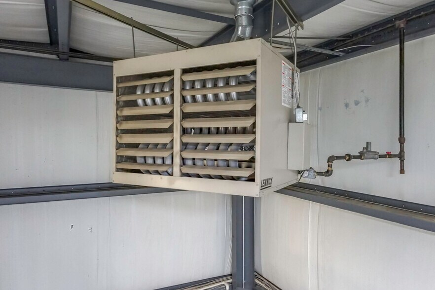 More Photos Of 2840 Mitthoeffer Pl, Indianapolis Warehouse For Sale