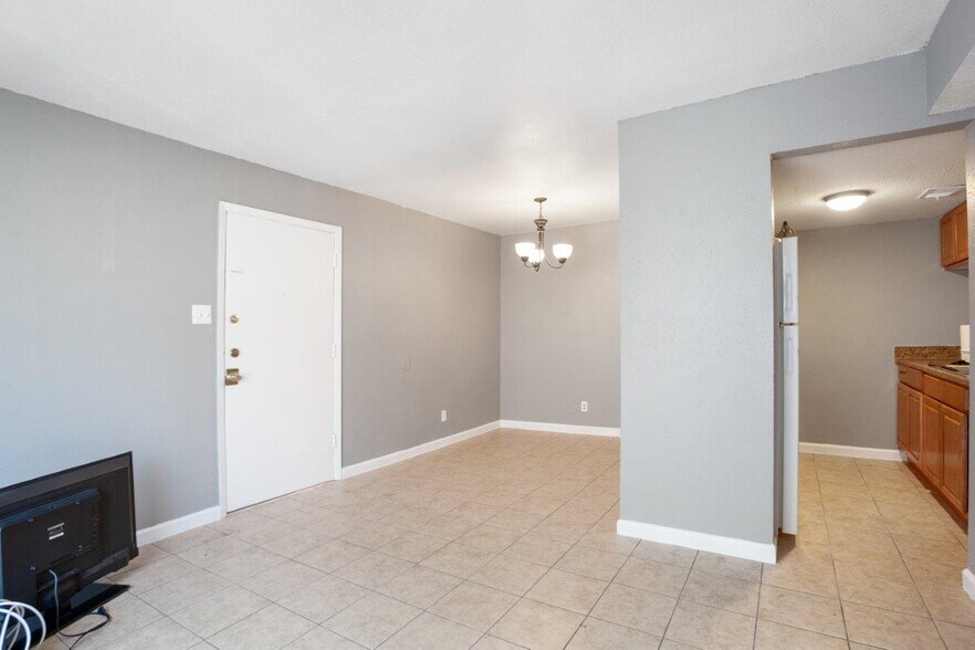More Photos Of 1105 N 18th St, Killeen Apartments For Sale
