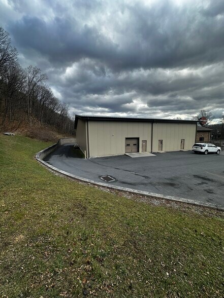 More Photos Of 1285 National Hwy, Cumberland Freestanding For Sale