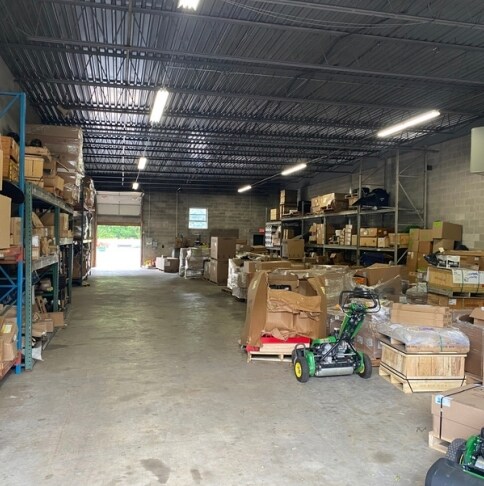 More Photos Of 413-419 Industrial Dr, North Wales Warehouse For Lease