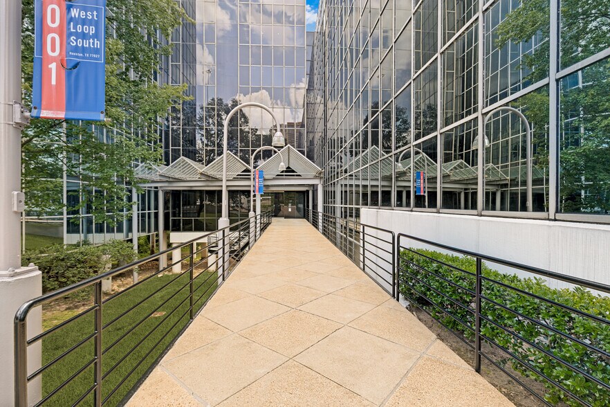 More Photos Of 1001 West Loop South, Houston Office For Lease