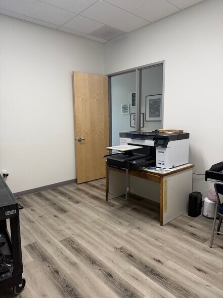 More Photos Of 7421 S 89th Pl, Mesa Showroom For Lease