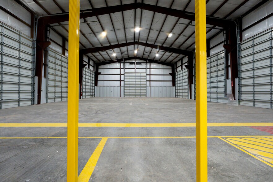 More Photos Of 1508 County Road 1105, Midland Warehouse For Lease