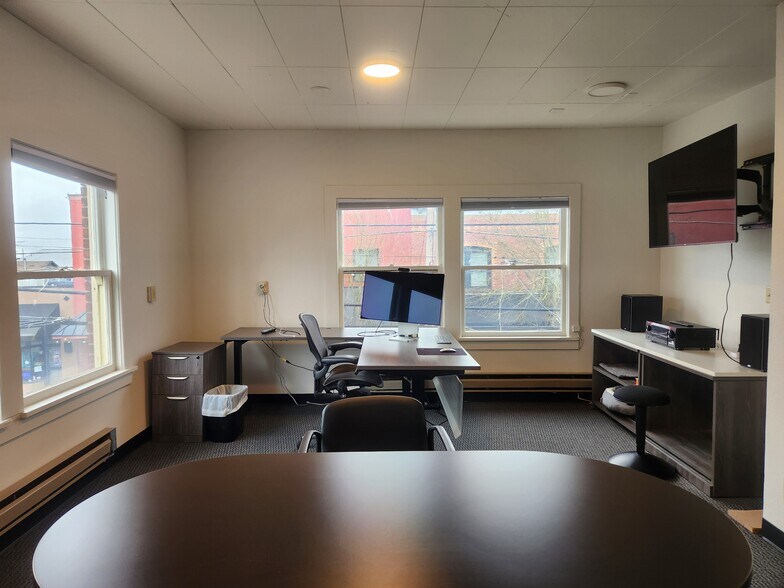 More Photos Of 116-128 Main St, Carlton Storefront Retail Office For Lease