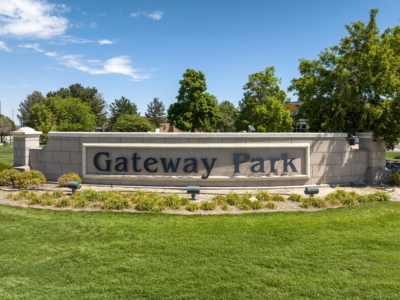 More Photos Of 15470 Andrews Dr, Denver Storefront For Sale