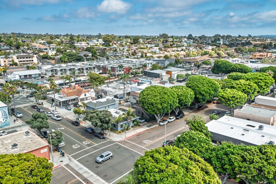 More Photos Of 121 W E St, Encinitas Storefront For Sale