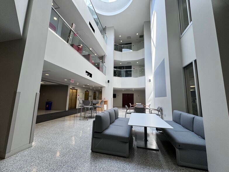 More Photos Of 430 Route 22 E, Bridgewater Office For Lease