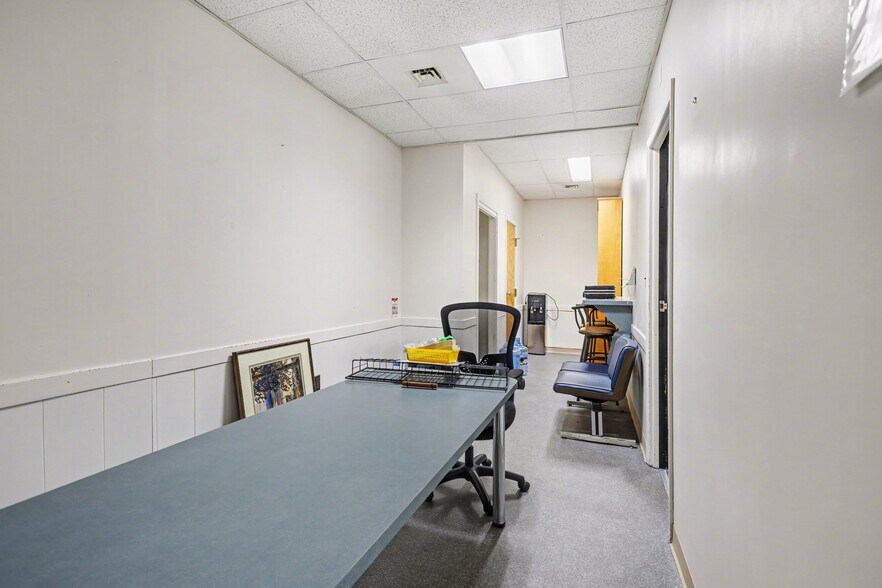 More Photos Of 400 Nationwide Dr, Harrisburg Medical For Sale