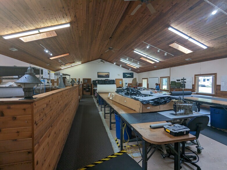 More Photos Of 18321 Parkway, Melfa Light Manufacturing For Sale