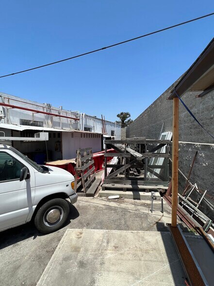 More Photos Of 560 W 182nd St, Gardena Manufacturing For Lease