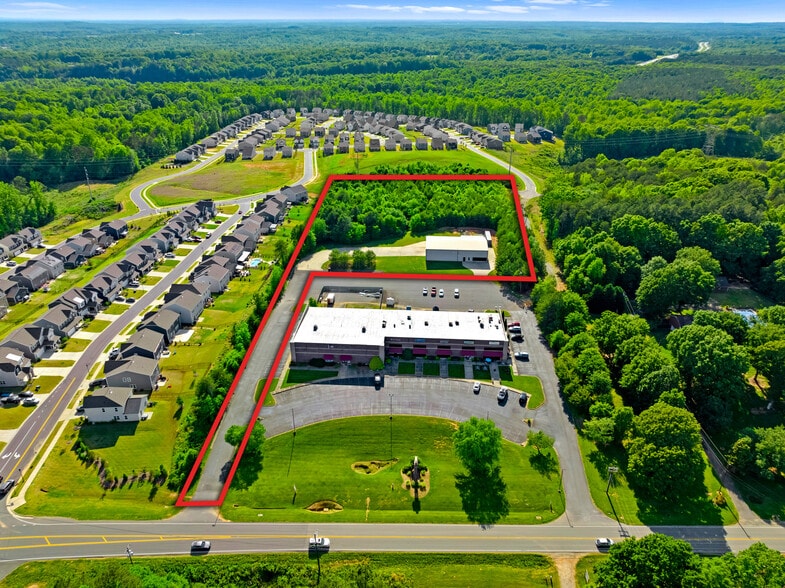 More Photos Of 2471 N Nc-16 Hwy, Denver Warehouse For Lease