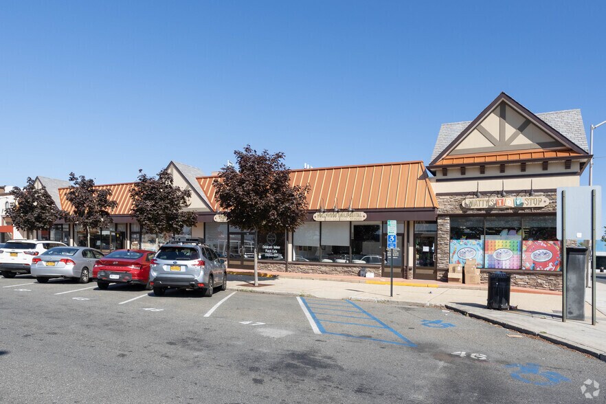 More Photos Of 278-284 Sunrise Hwy, Rockville Centre Storefront For Lease