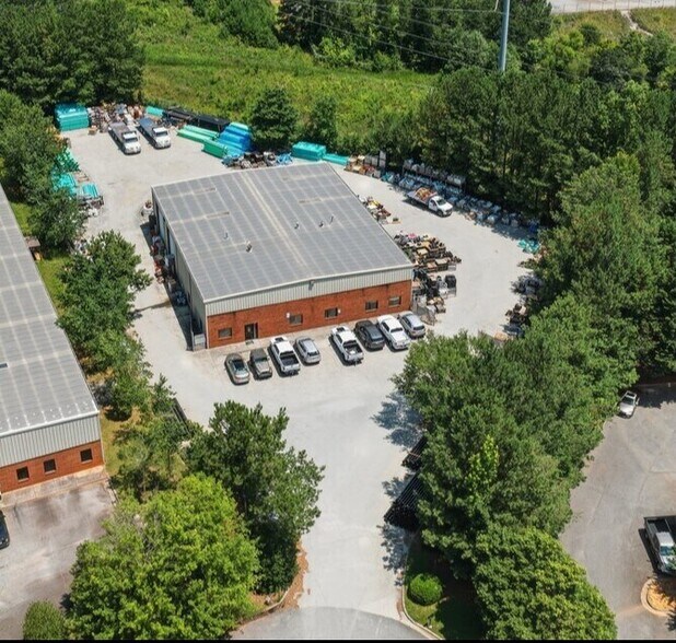 More Photos Of 3450 Novis Pt NW, Acworth Warehouse For Lease