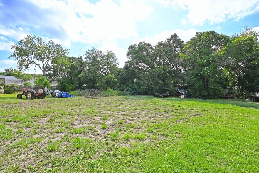 More Photos Of S 2162 S WW White Rd, San Antonio Restaurant For Sale