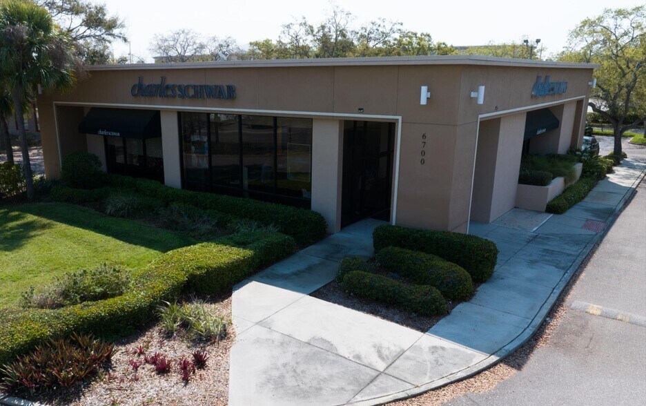 More Photos Of 6700 22nd Ave N, Saint Petersburg Bank For Sale