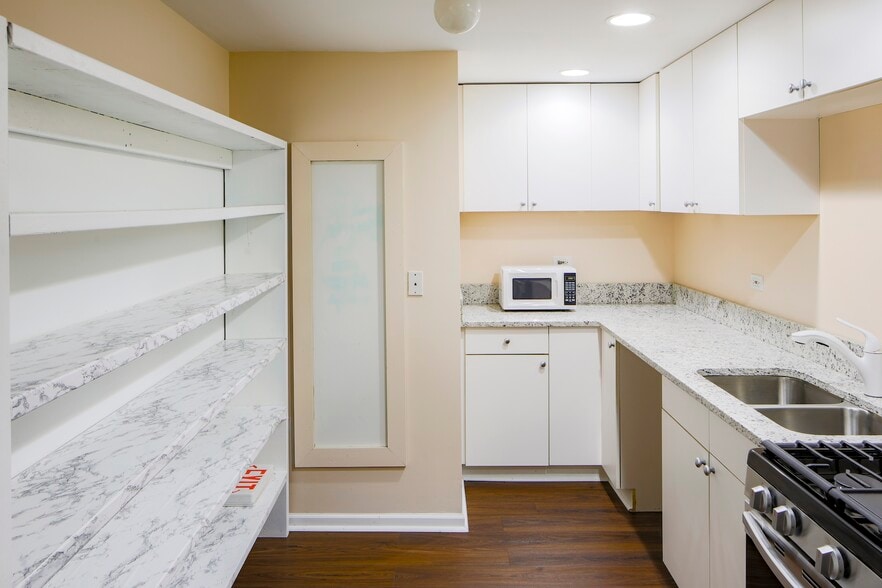 More Photos Of 1925 W Division St, Chicago Apartments For Sale