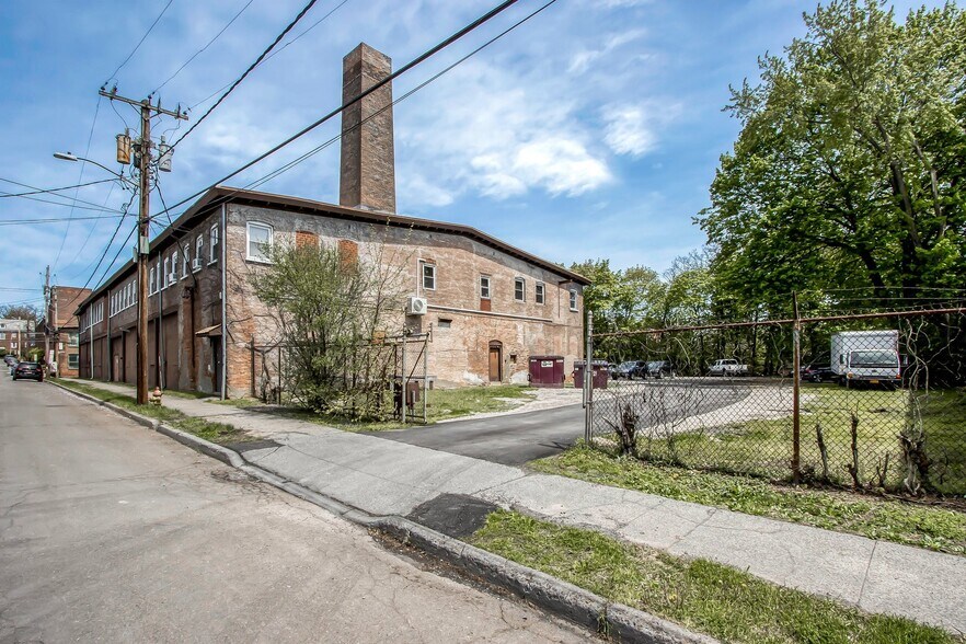 More Photos Of 24 Johnes St, Newburgh Light Manufacturing For Lease