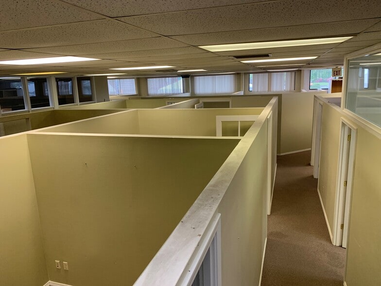 More Photos Of 365 NW Harrison Blvd, Corvallis Office For Sale