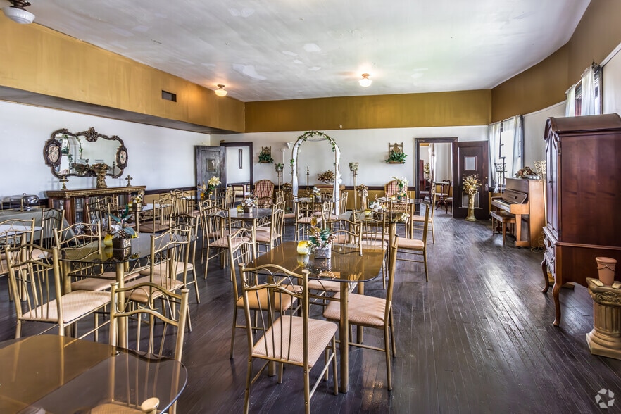 More Photos Of 1110 Faxon Ave, Memphis Religious Facility For Sale