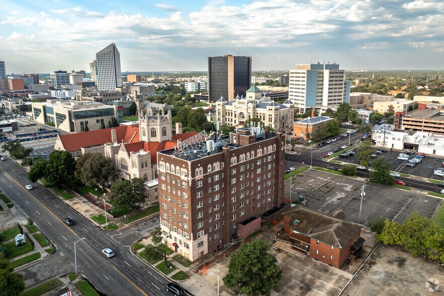 More Photos Of 222 E Elm St, Wichita Apartments For Sale