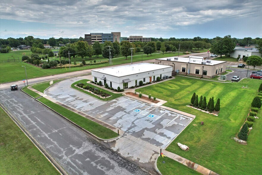 More Photos Of 1015 W Ithica St, Broken Arrow Office For Sale