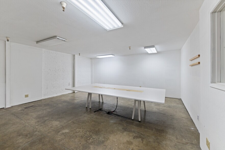 More Photos Of 4512-4514 Hollis St, Emeryville Warehouse For Lease