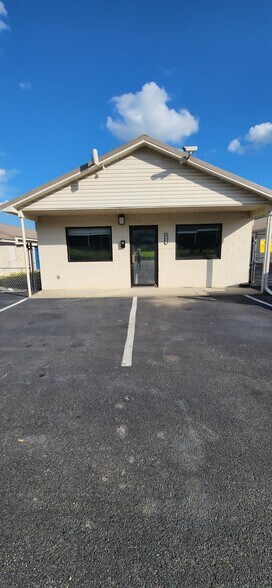 More Photos Of 850 Winchester Rd NE, Huntsville Self Storage For Lease