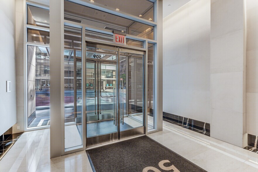More Photos Of 509 Madison Ave, New York Office For Lease