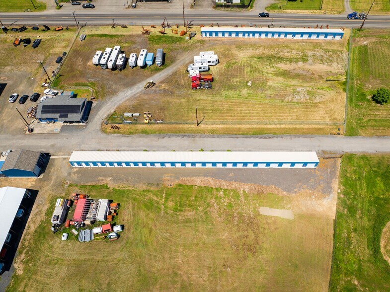 More Photos Of 215 Lawson Ln, Tenmile Warehouse For Sale